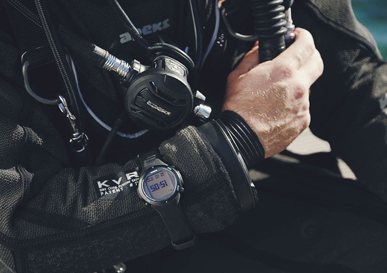 ss021956000_d6inovo_black-1